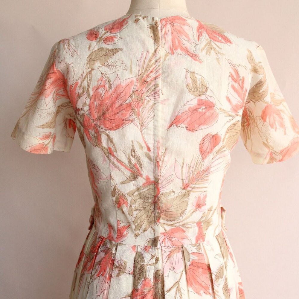 Vintage 1960s Dress, Floral Print With Lucite Buttons, Full Skirt Peach Pink - Picture 9 of 10